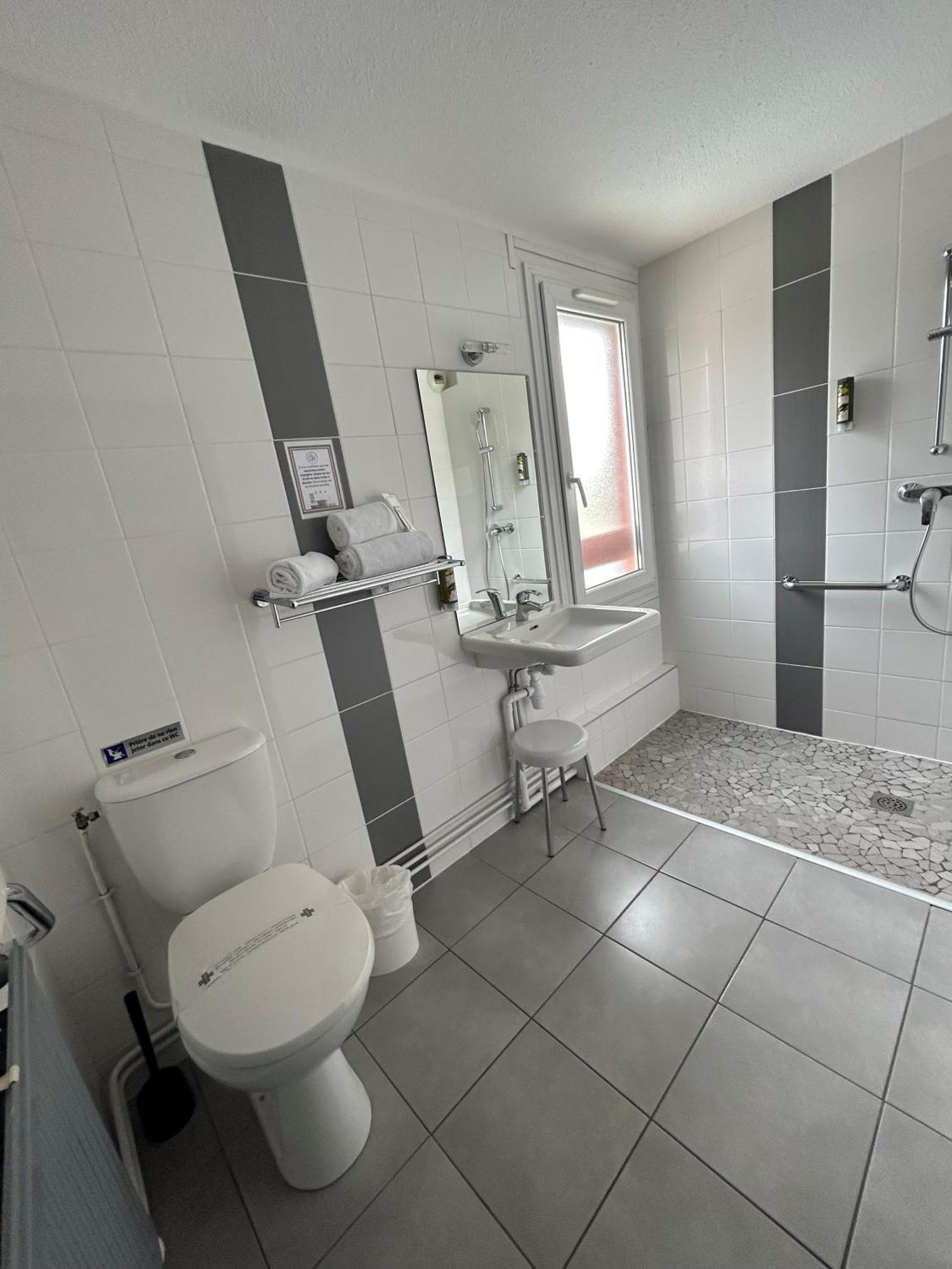 Logis Cris Hotel Et Restaurant, Lyon Sud-Est Corbas Luaran gambar