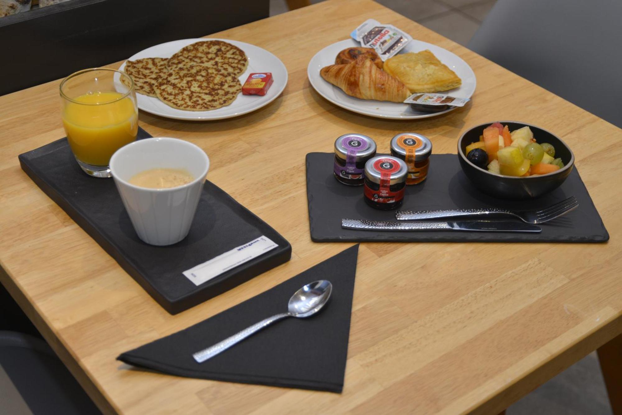 Logis Cris Hotel Et Restaurant, Lyon Sud-Est Corbas Luaran gambar
