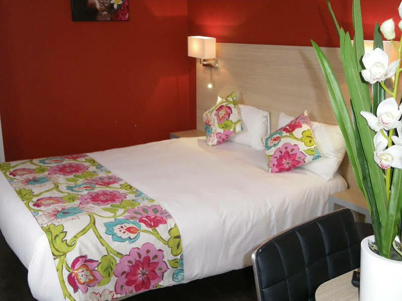 Logis Cris Hotel Et Restaurant, Lyon Sud-Est Corbas Luaran gambar